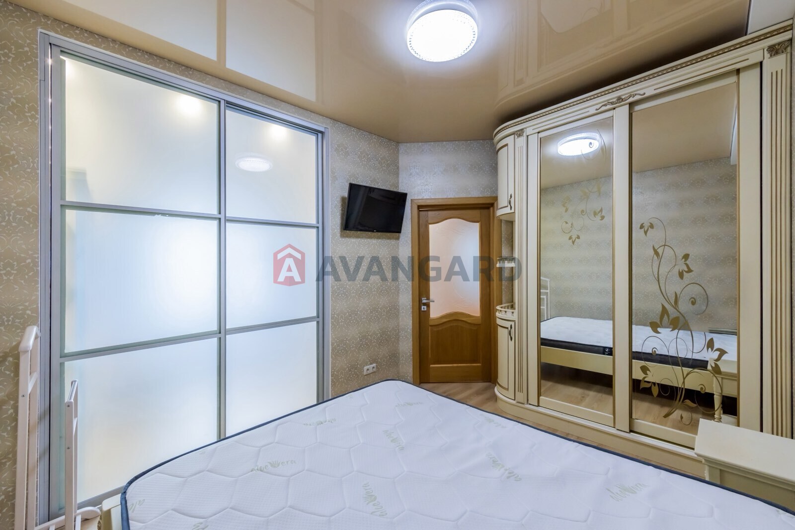 2 ����. ��������, 48/-/11 ��. �., 4/9 ���� ���� 12