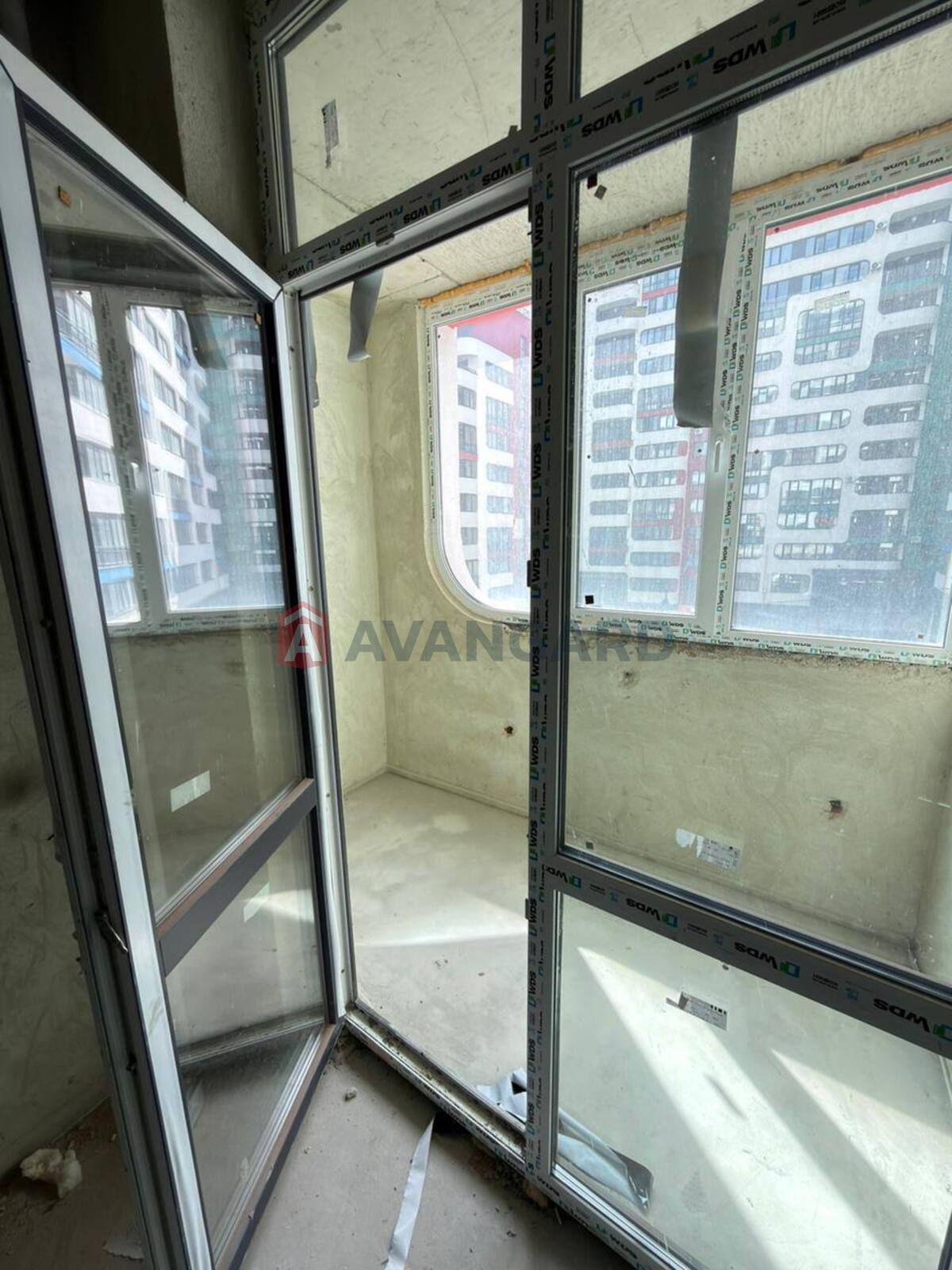 1 ��. ��������, 40/20/13 ��. �., 4/10 ������ ���� 8