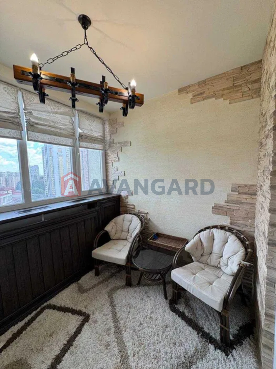 2 ��. ��������, 85/-/85 ��. �., 12/24 ������ ���� 6