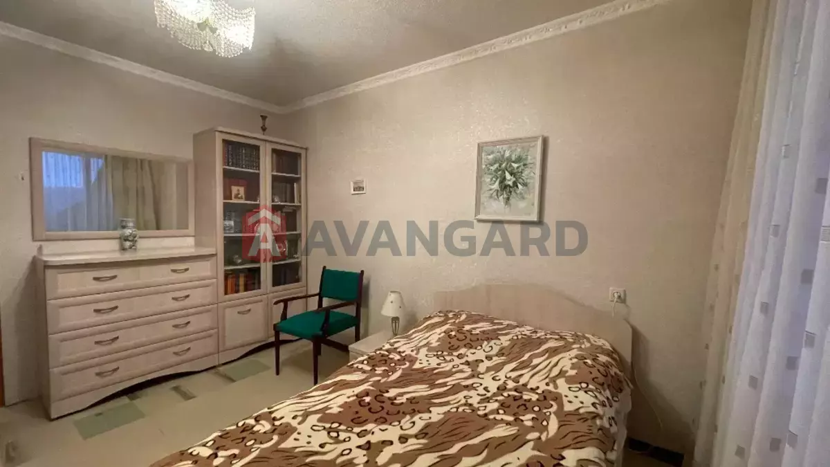 2 ����. ��������, 53/28/8 ��. �., 10/16 ���� ���� 14