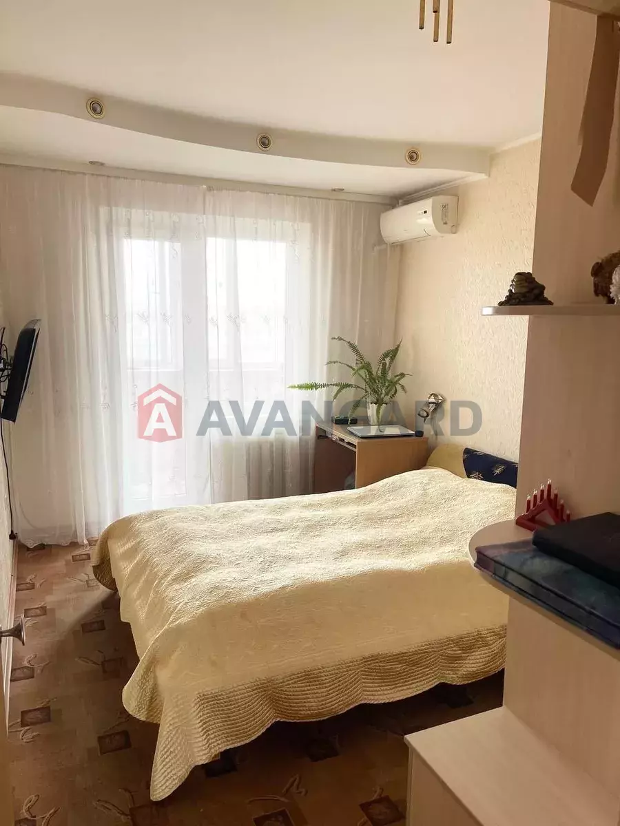 3 ��. ��������, 66/38/10 ��. �., 9/9 ������ ���� 6