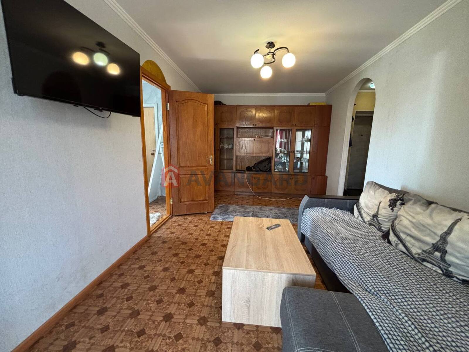 2 ��. ��������, 45/-/8 ��. �., 3/5 ������ ���� 2