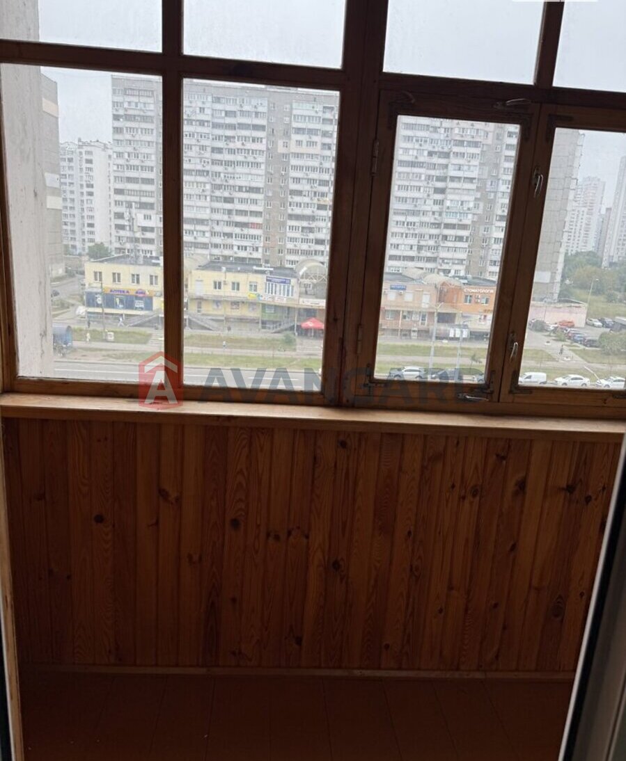 3 ����. ��������, 86/48/9 ��. �., 6/18 ���� ���� 13