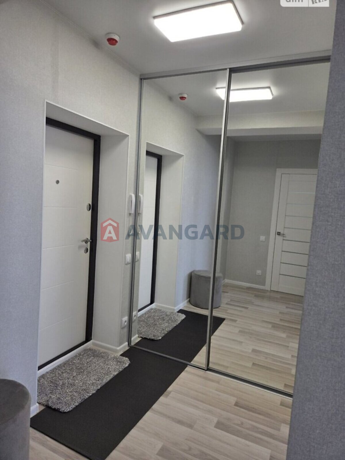 1 ��. ��������, 45/18/10 ��. �., 11/16 ������ ���� 18