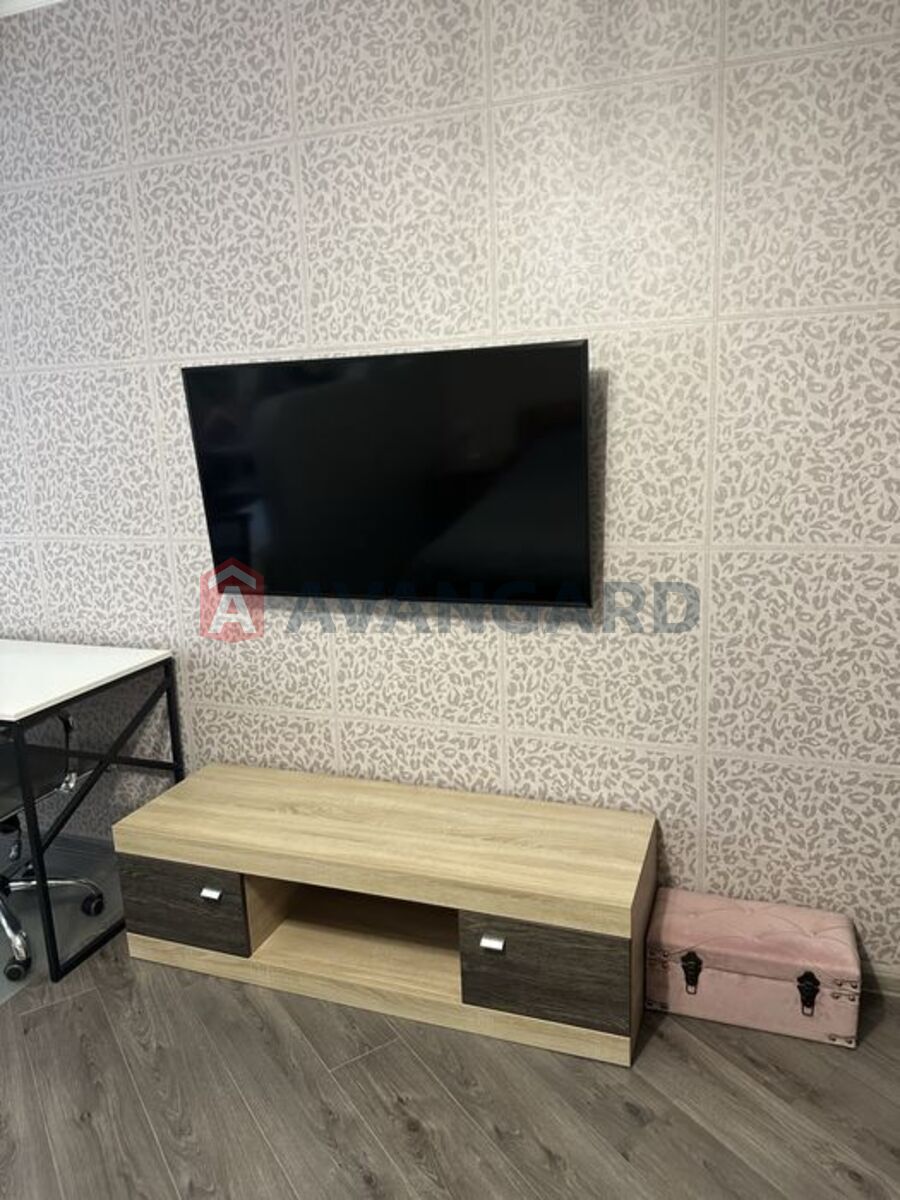 1 ����. ��������, 49/21.7/10 ��. �., 15/25 ���� ���� 24