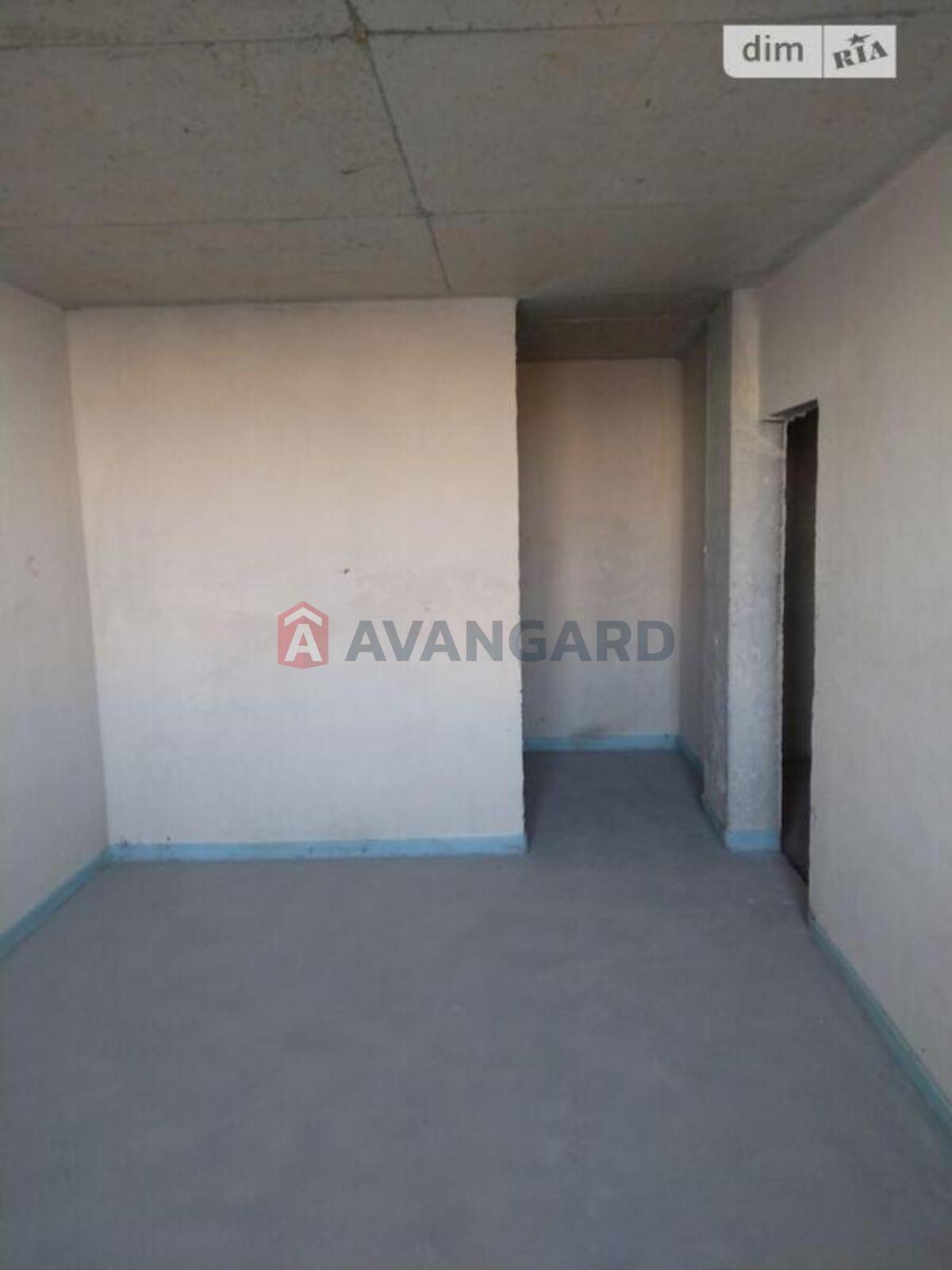 2 ��. ��������, 77/34/10 ��. �., 4/8 ������ ���� 4