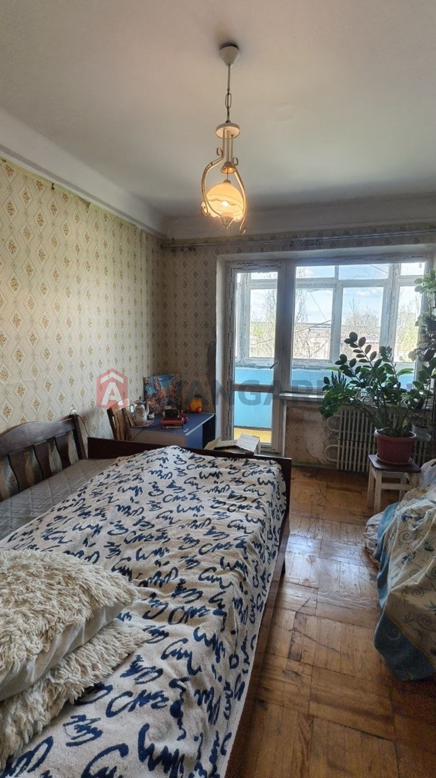 3 ����. ��������, 68/45/12 ��. �., 5/9 ���� ���� 9