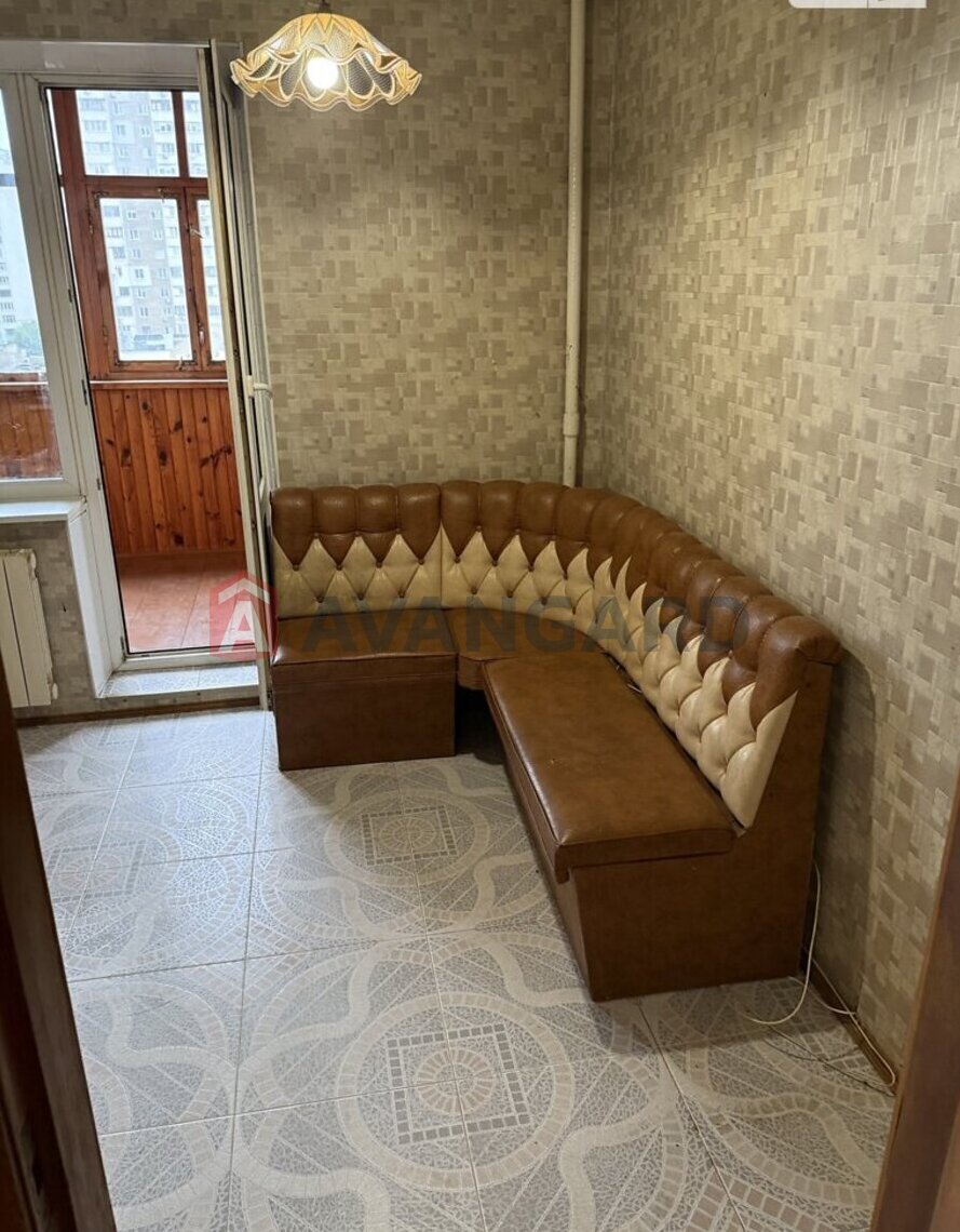 3 ����. ��������, 86/48/9 ��. �., 6/18 ���� ���� 6