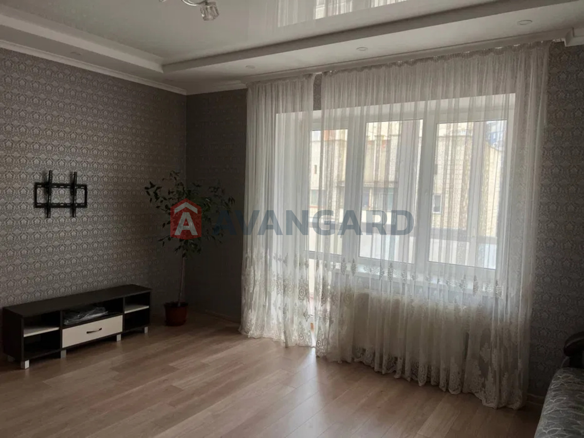 3 кім. квартира, 100/-/15 кв. м., 6/10 поверх фото 2 3 кім. квартира, 100/-/15 кв. м., 6/10 поверх фото 2