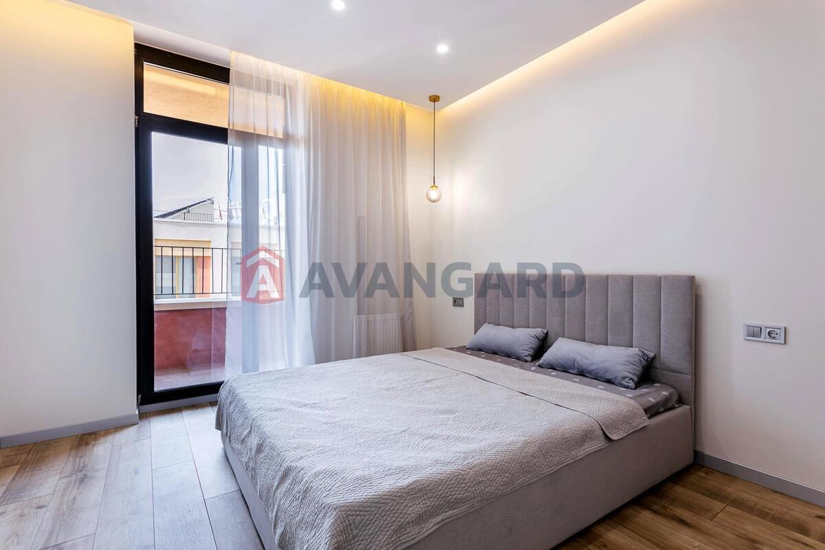 3 ��. ��������, 77 / 27 / 33 �? ��. �., 10/18 ������ ���� 9