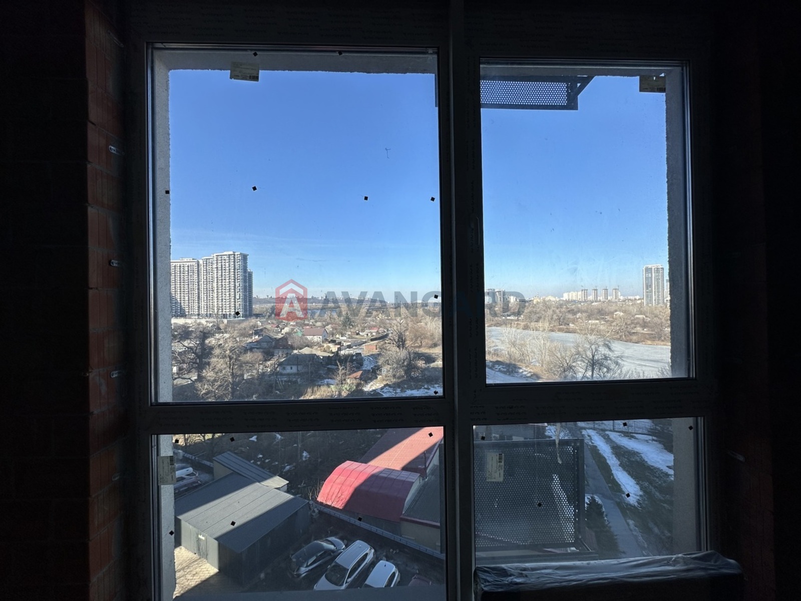 3 ��. ��������, 107/48/33 ��. �., 6/26 ������ ���� 5