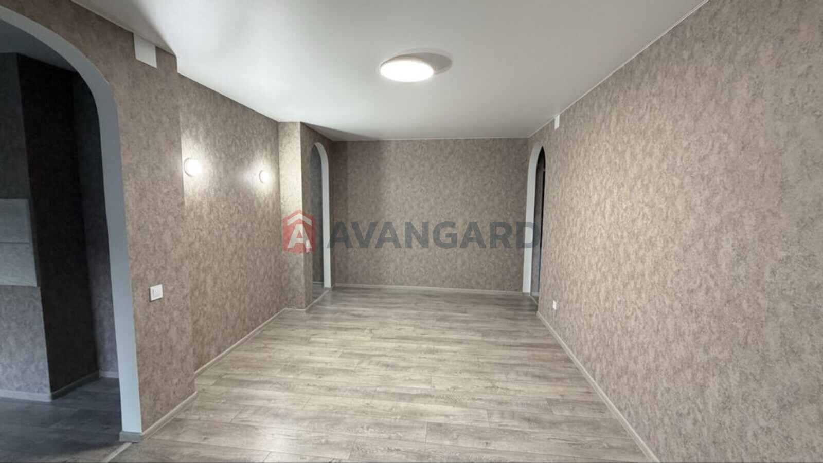 3 ��. ��������, 58/-/8 ��. �., 2/5 ������ ���� 8