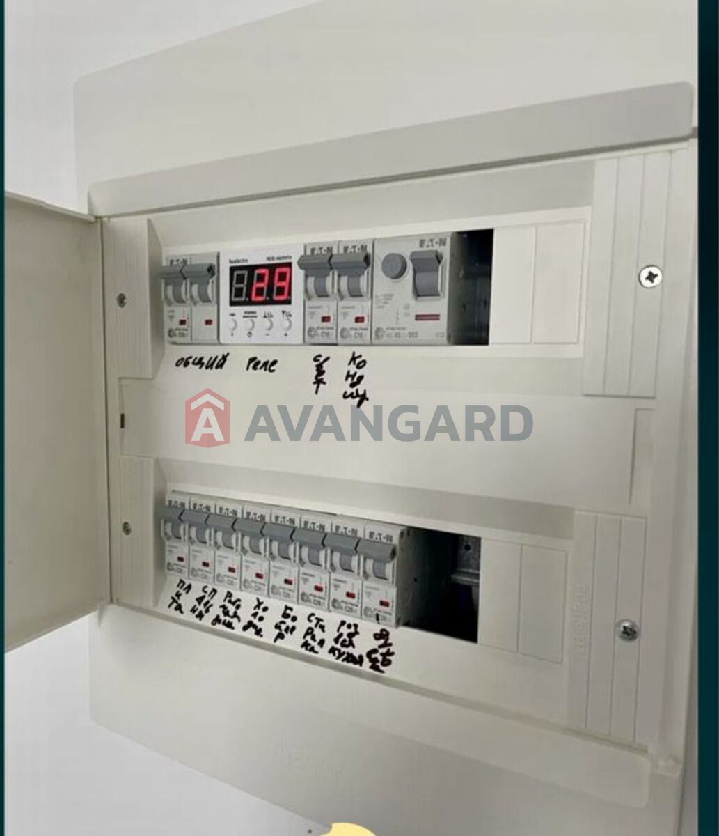 1 ��. ��������, 37/-/20 ��. �., 24/25 ������ ���� 8