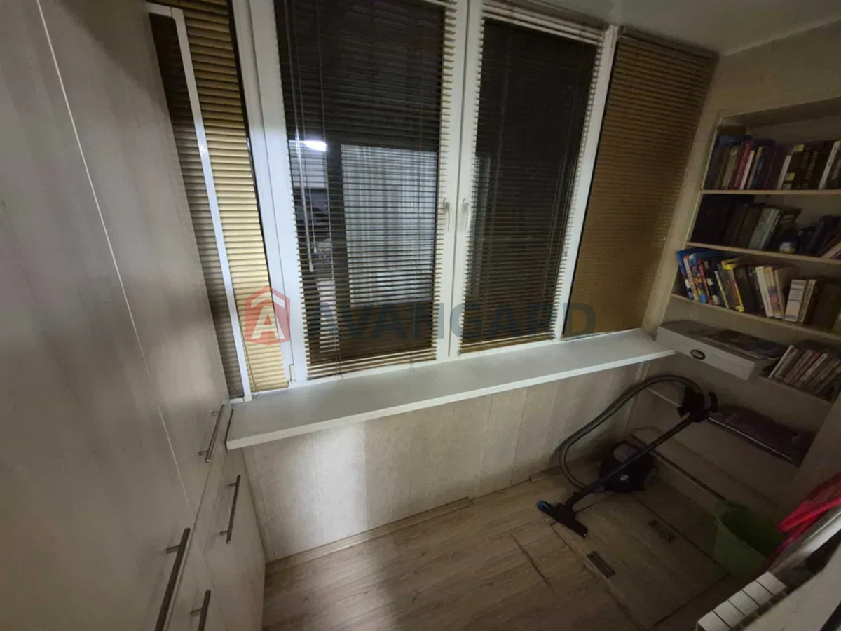 2 ��. ��������, 51/-/8 ��. �., 1/9 ������ ���� 10