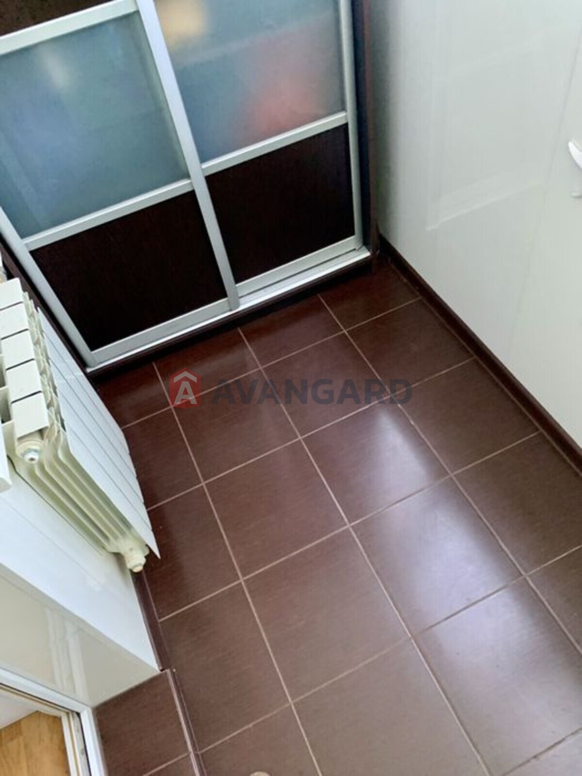 3 ��. ��������, 70/-/8 ��. �., 1/10 ������ ���� 20