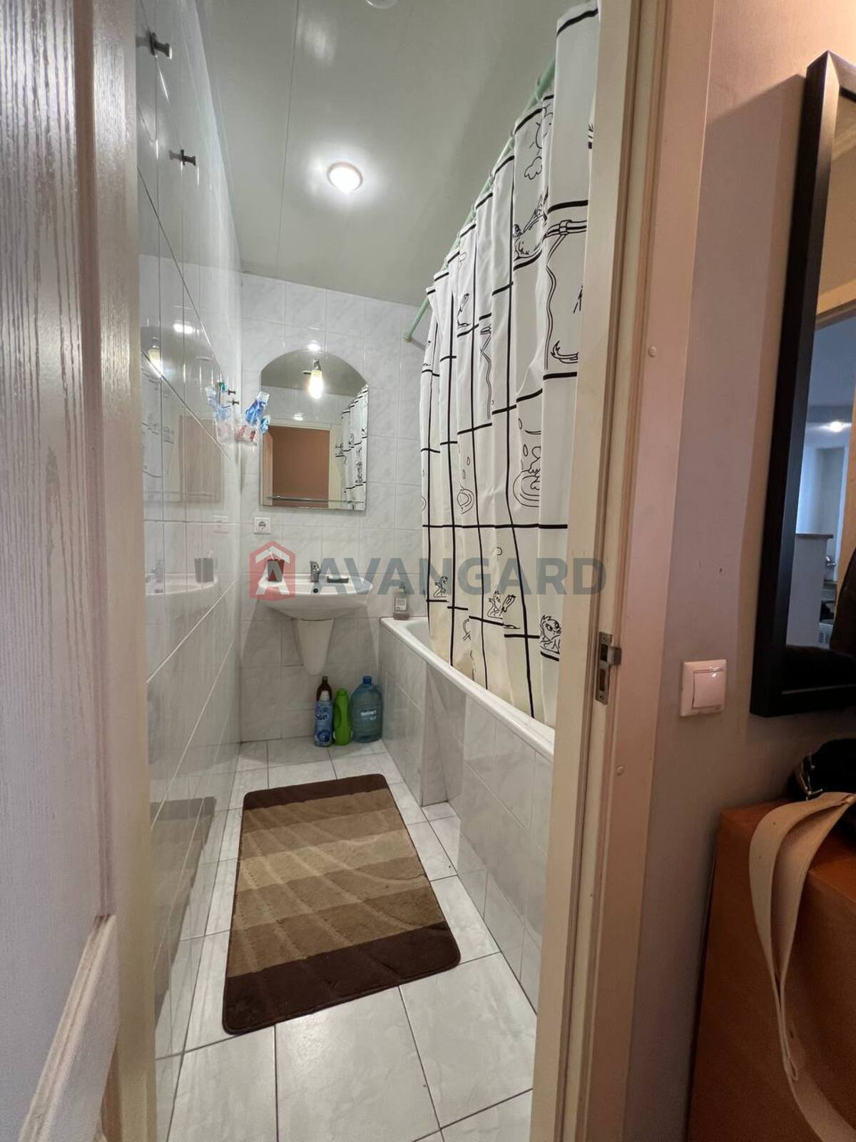 1 ��. ��������, 38/30/8 ��. �., 13/18 ������ ���� 3