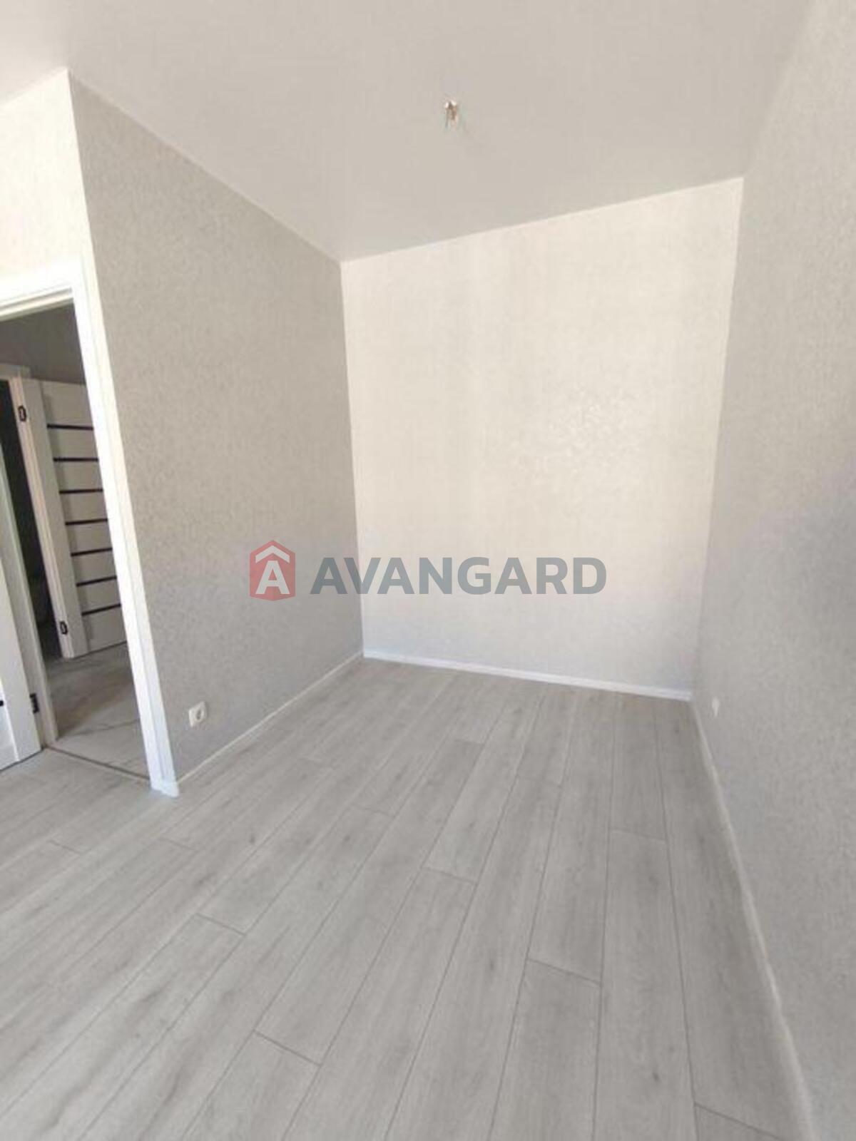 1 ��. ��������, 38/-/13 ��. �., 10/10 ������ ���� 9