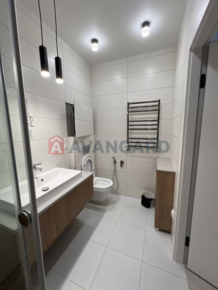 3 . , 85/-/10 . ., 4/5   5