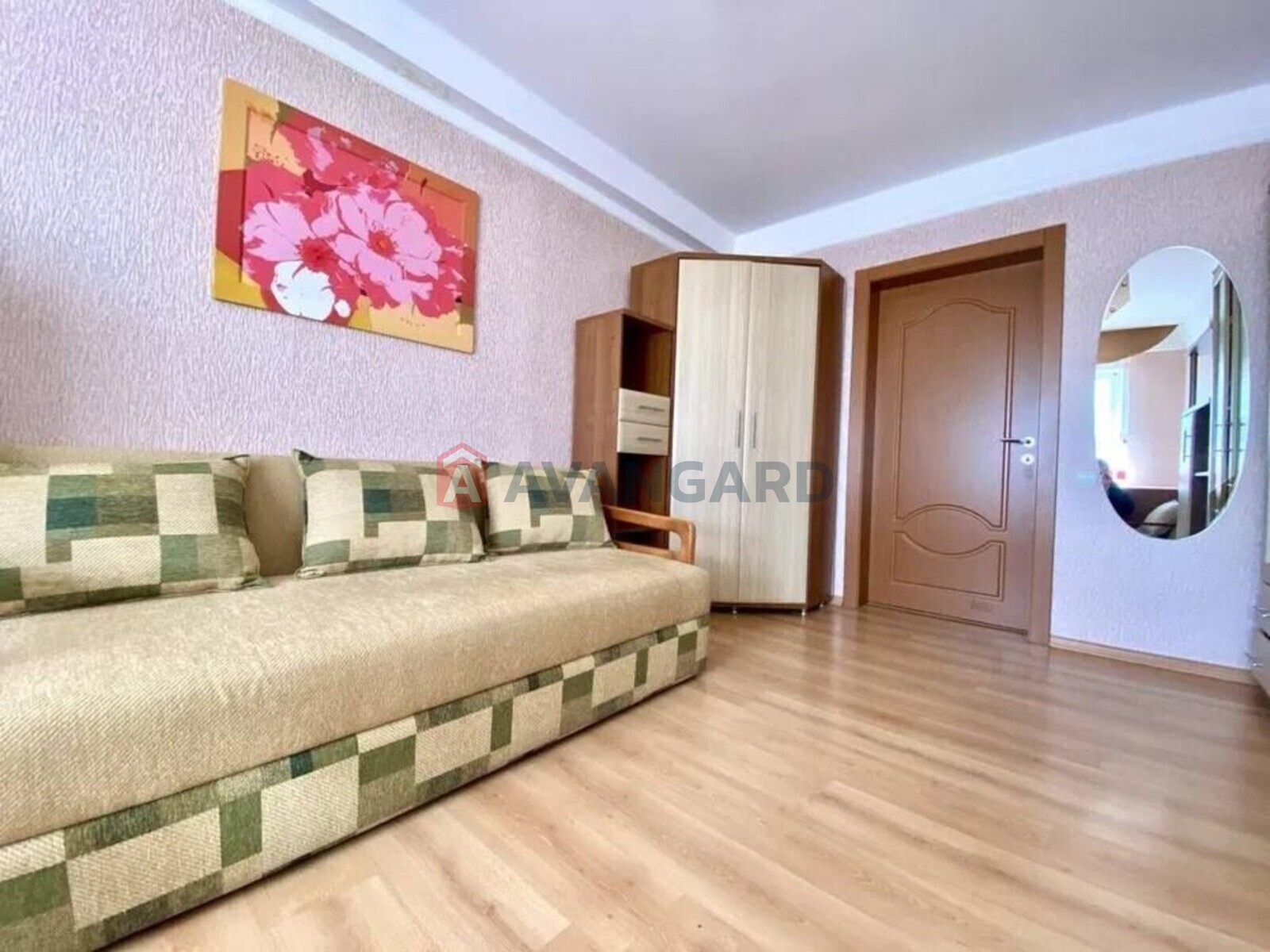 3 ��. ��������, 57/-/23 ��. �., 5/5 ������ ���� 5