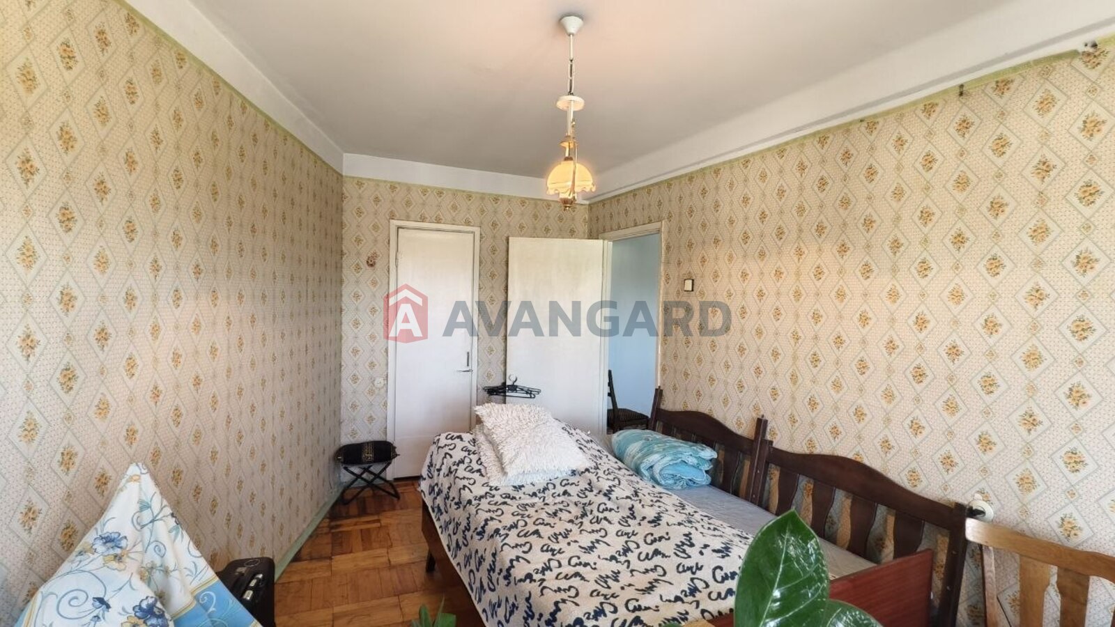 3 ����. ��������, 68/45/12 ��. �., 5/9 ���� ���� 4