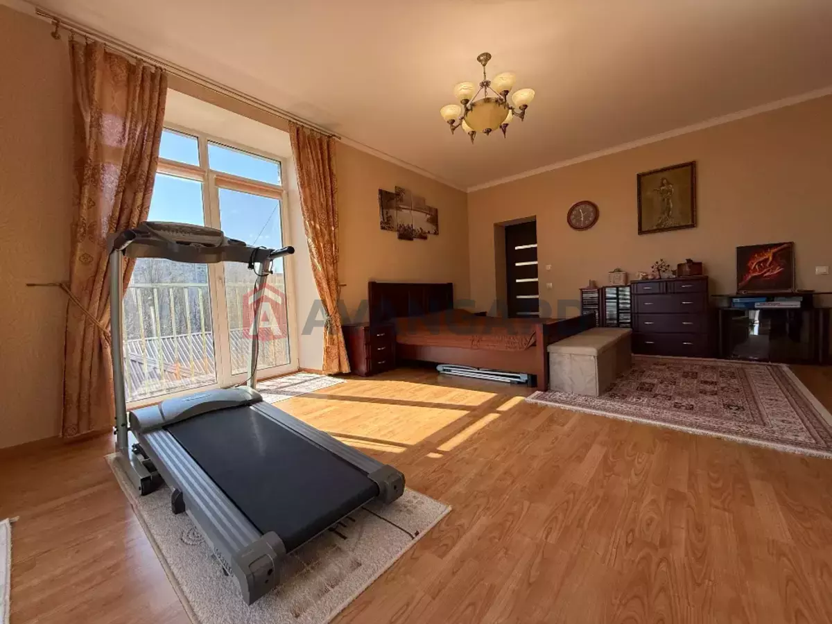 4 ��. ��������, 168/105/13 ��. �., 7/10 ������ ���� 15