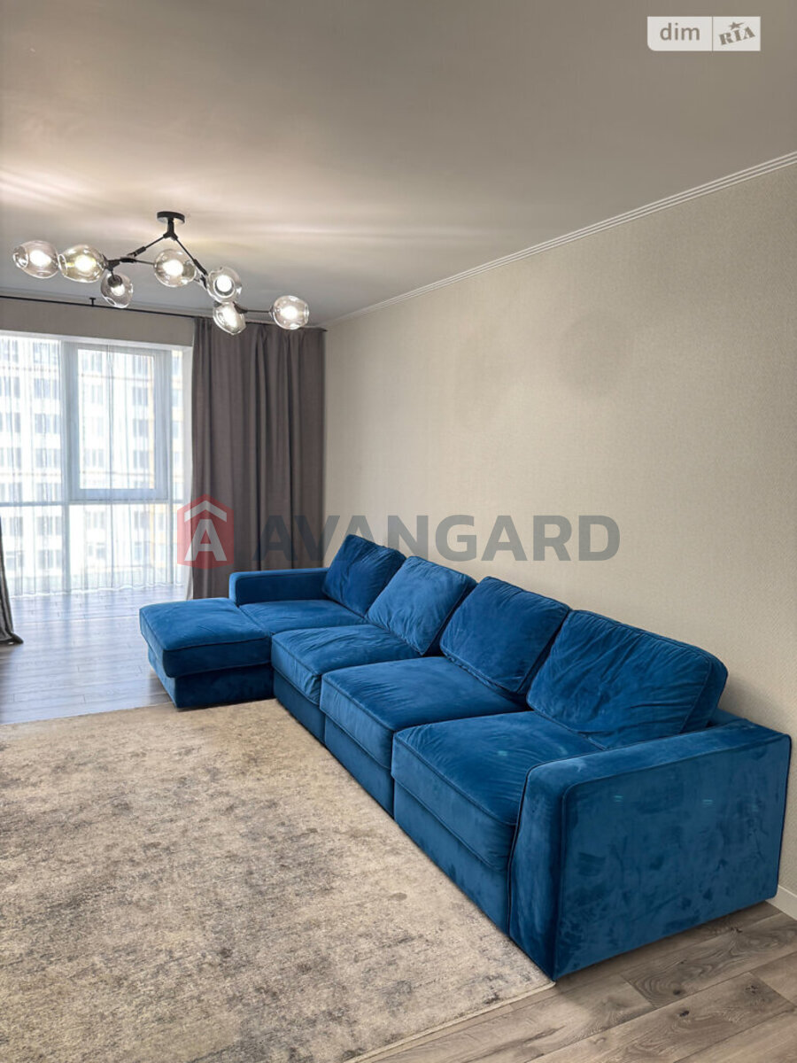 3 ����. ��������, 120/120/49 ��. �., 8/12 ���� ���� 9