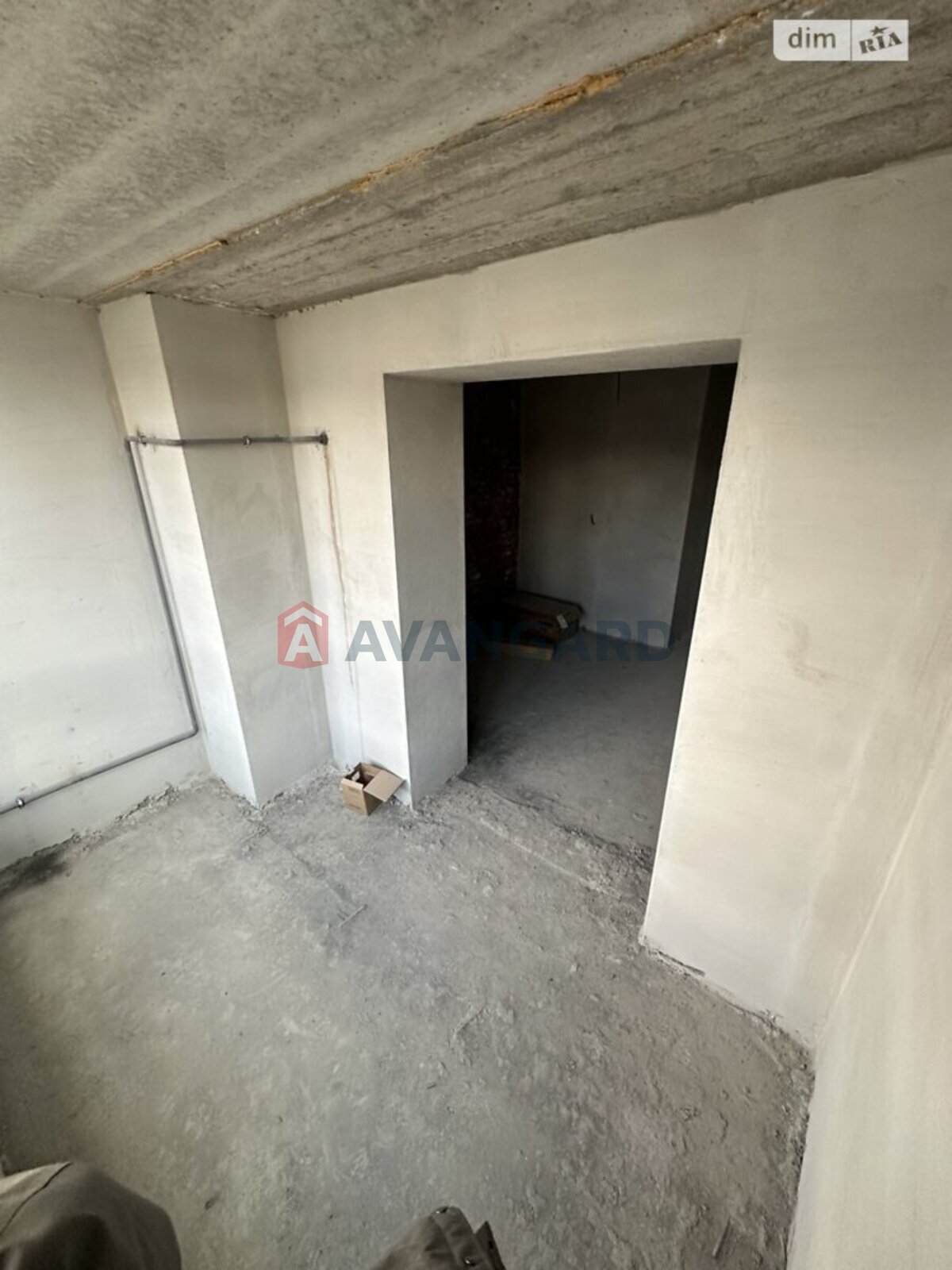 3 ��. ��������, 82/46/18 ��. �., 9/10 ������ ���� 3