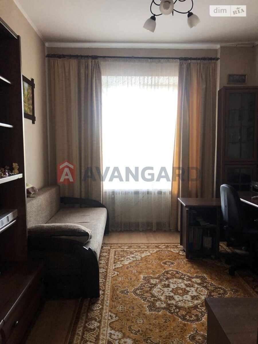 3 ��. ��������, 92.9/60.8/15.1 ��. �., 3/4 ������ ���� 11