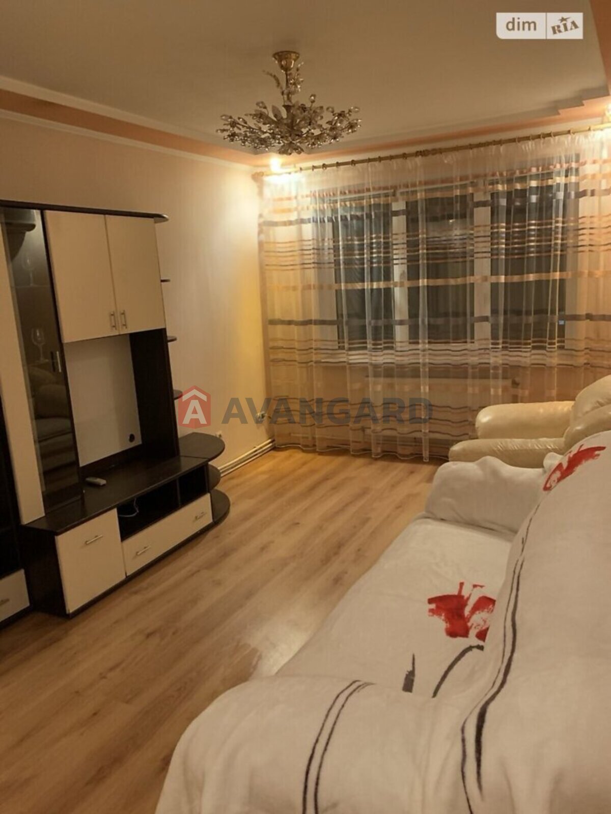 3 ��. ��������, 65/42/15 ��. �., 9/10 ������ ���� 3