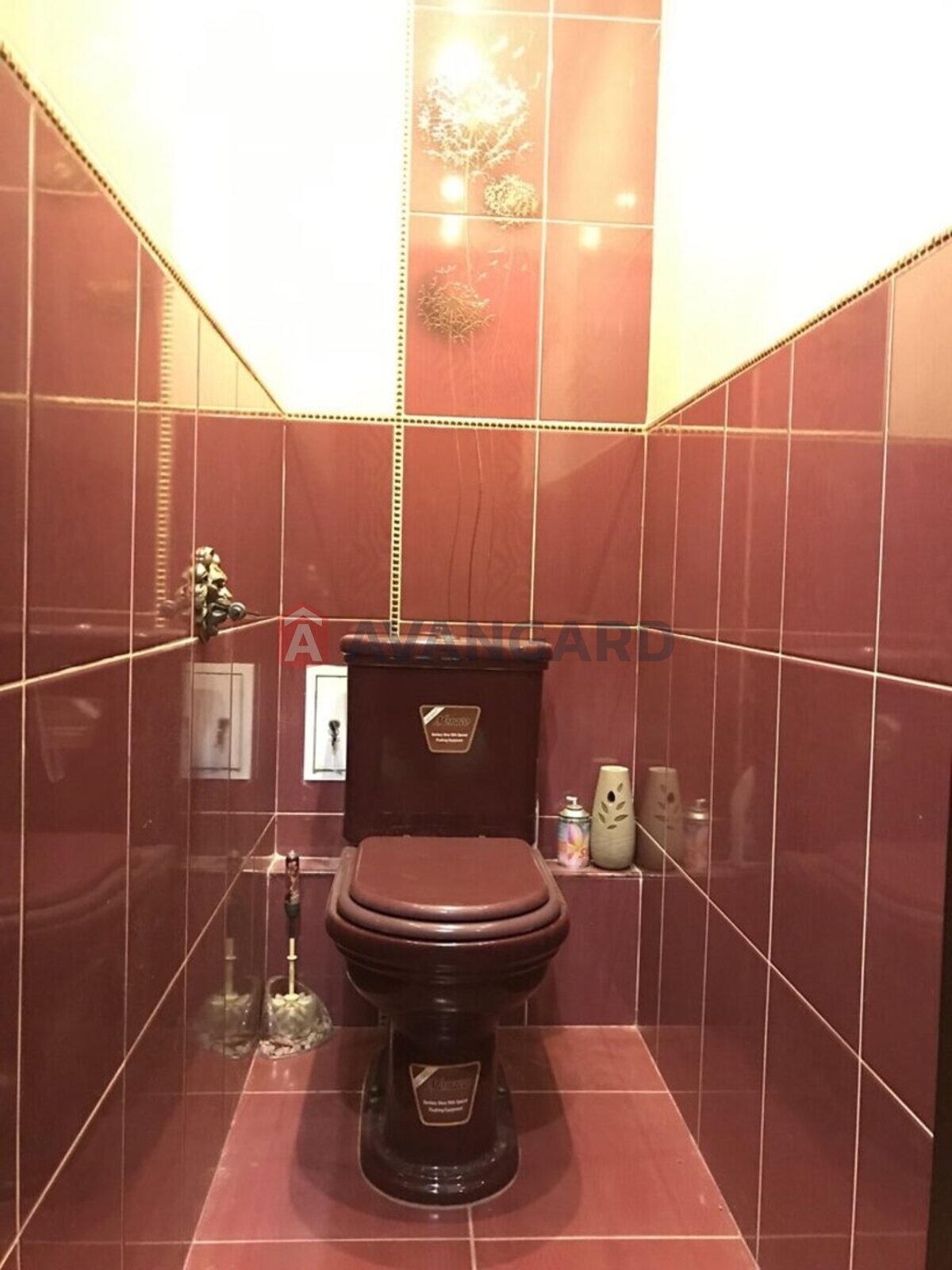 2 ��. ��������, 52/32/8 ��. �., 4/5 ������ ���� 18