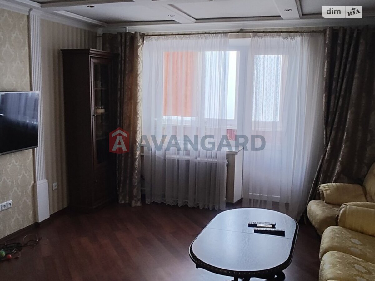 3 ����. ��������, 64/37/7 ��. �., 6/9 ���� ���� 11