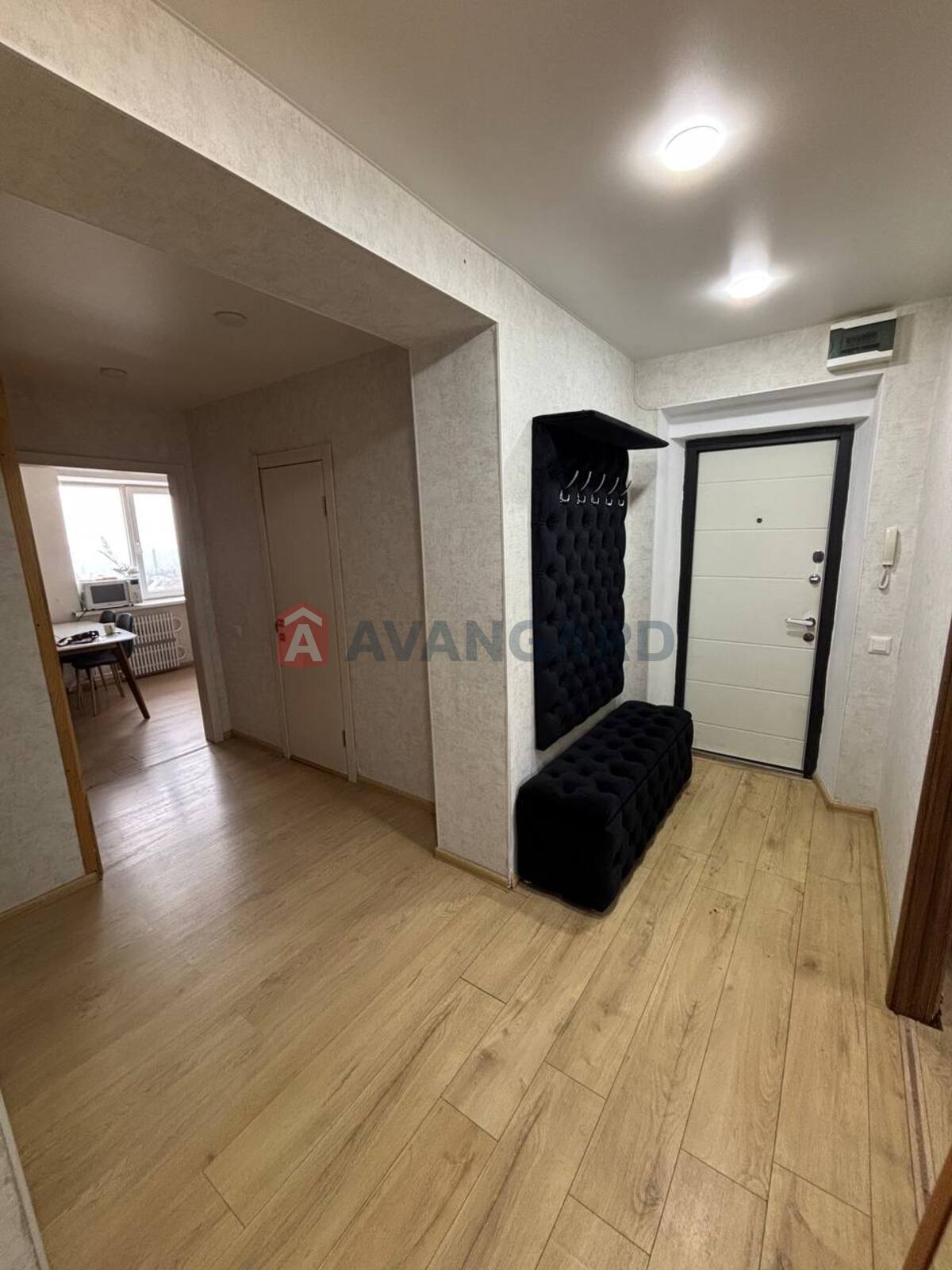 3 ����. ��������, 66/42/10 ��. �., 5/5 ���� ���� 7