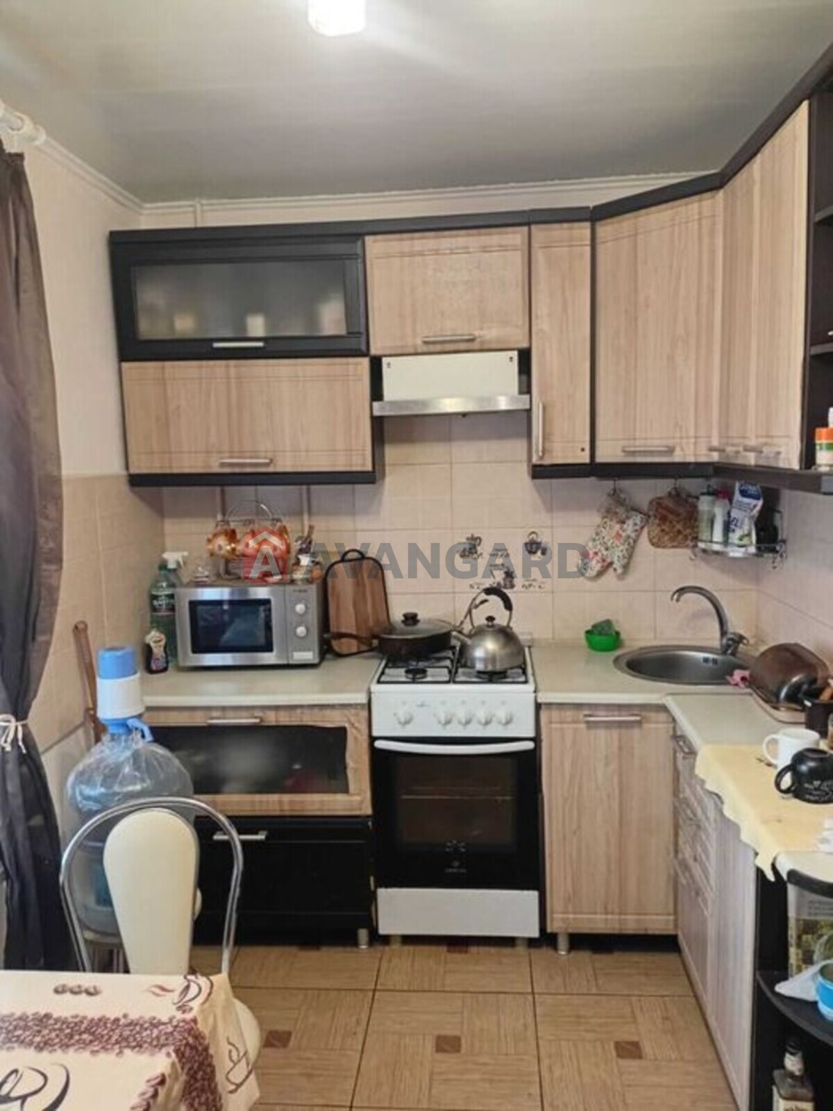 1 ��. ��������, 40/-/8 ��. �., 8/9 ������ ���� 10