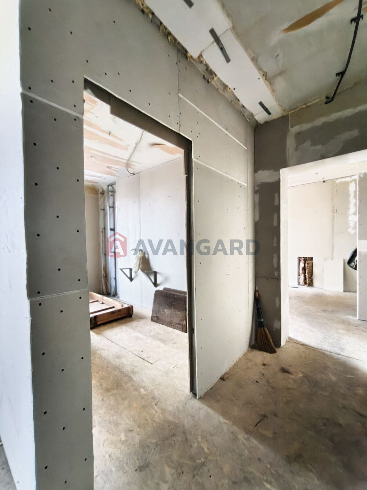 2 ��. ��������, 50/33/8 ��. �., 4/4 ������ ���� 16