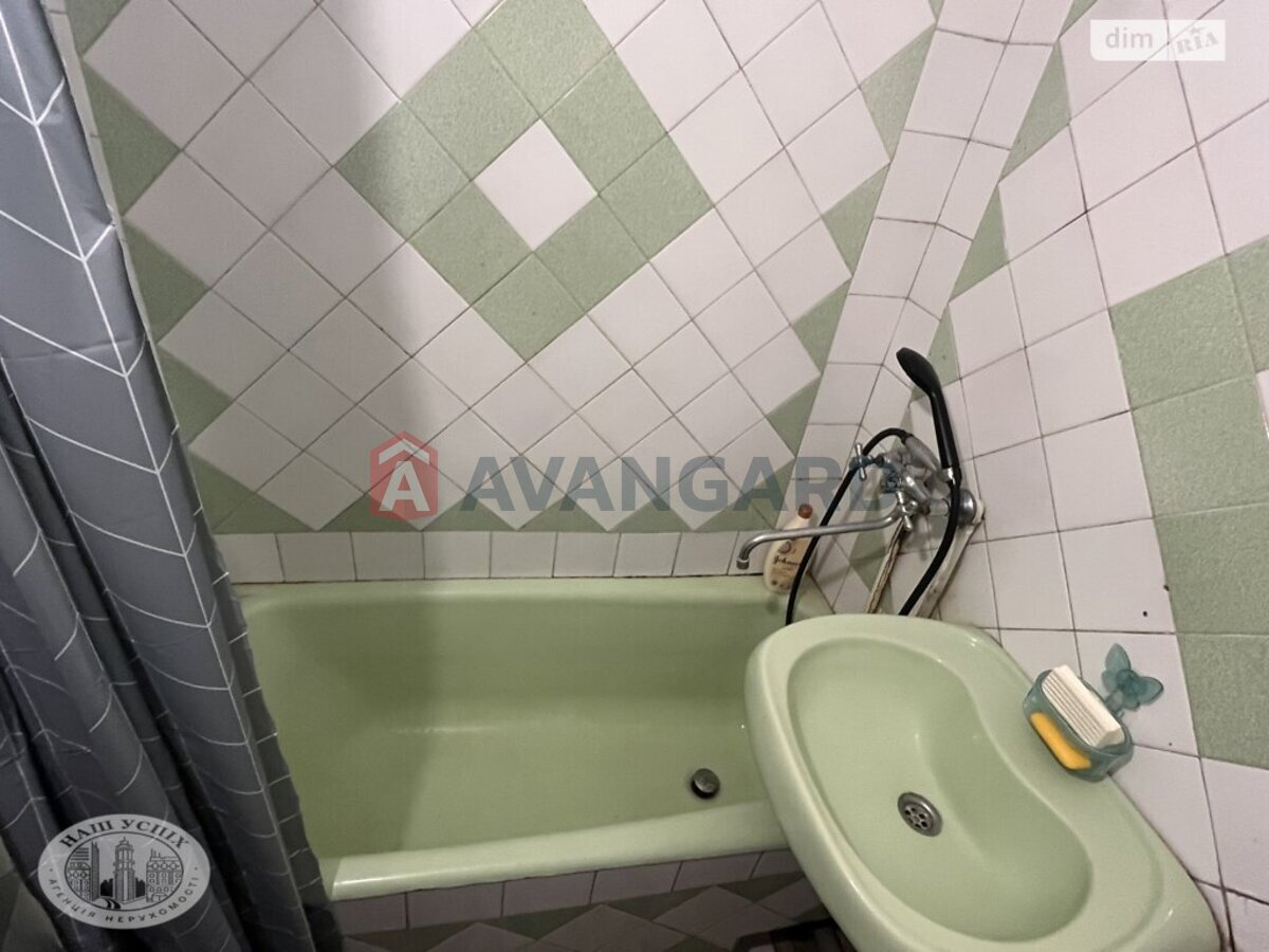 2 ��. ��������, 43/29/5 ��. �., 3/5 ������ ���� 18