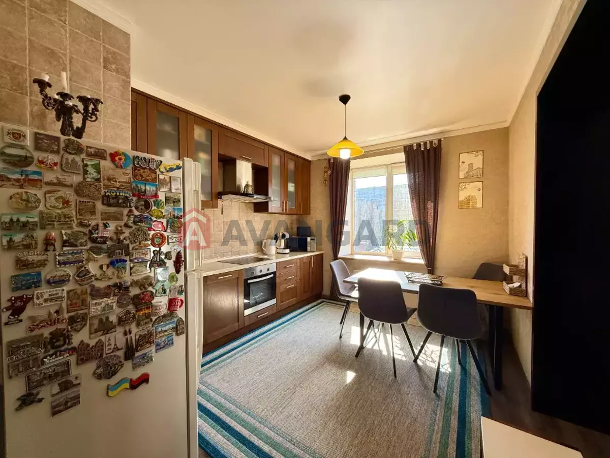 4 ��. ��������, 168/105/13 ��. �., 7/10 ������ ���� 9