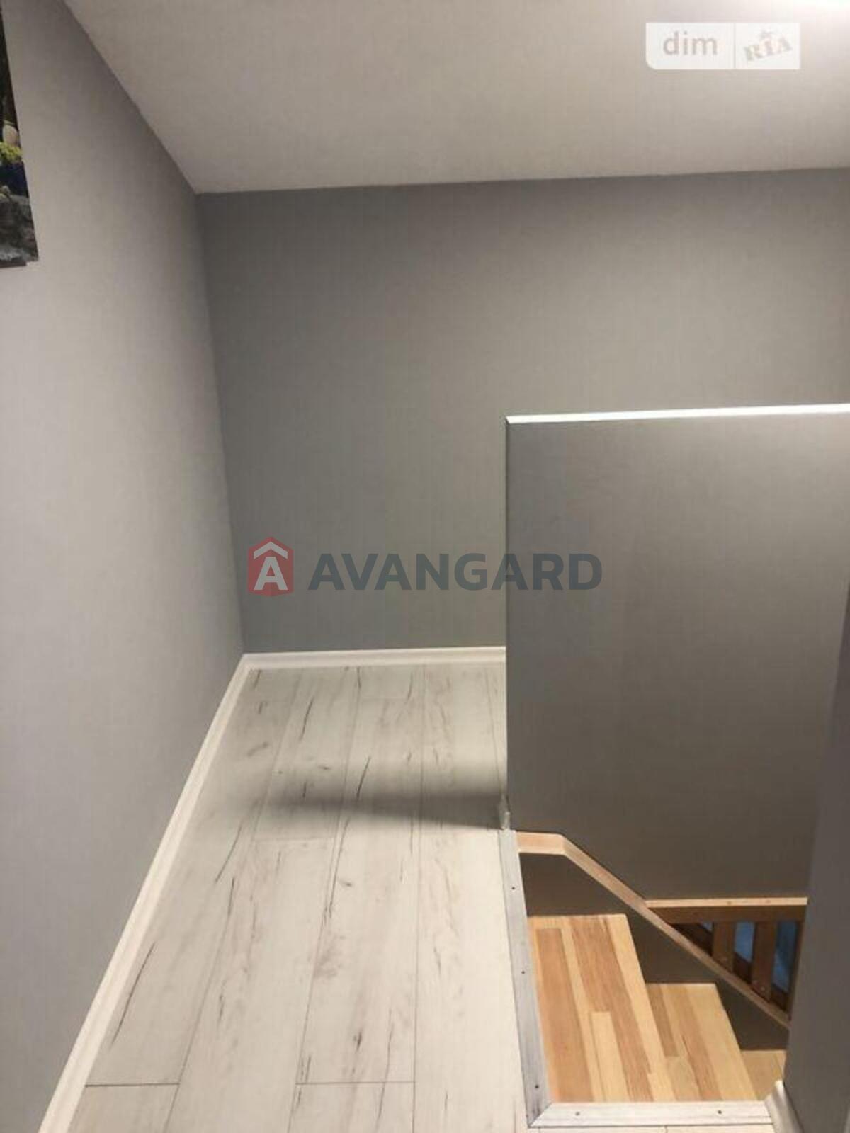 2 ��. ��������, 99/-/16 ��. �., 5/5 ������ ���� 9