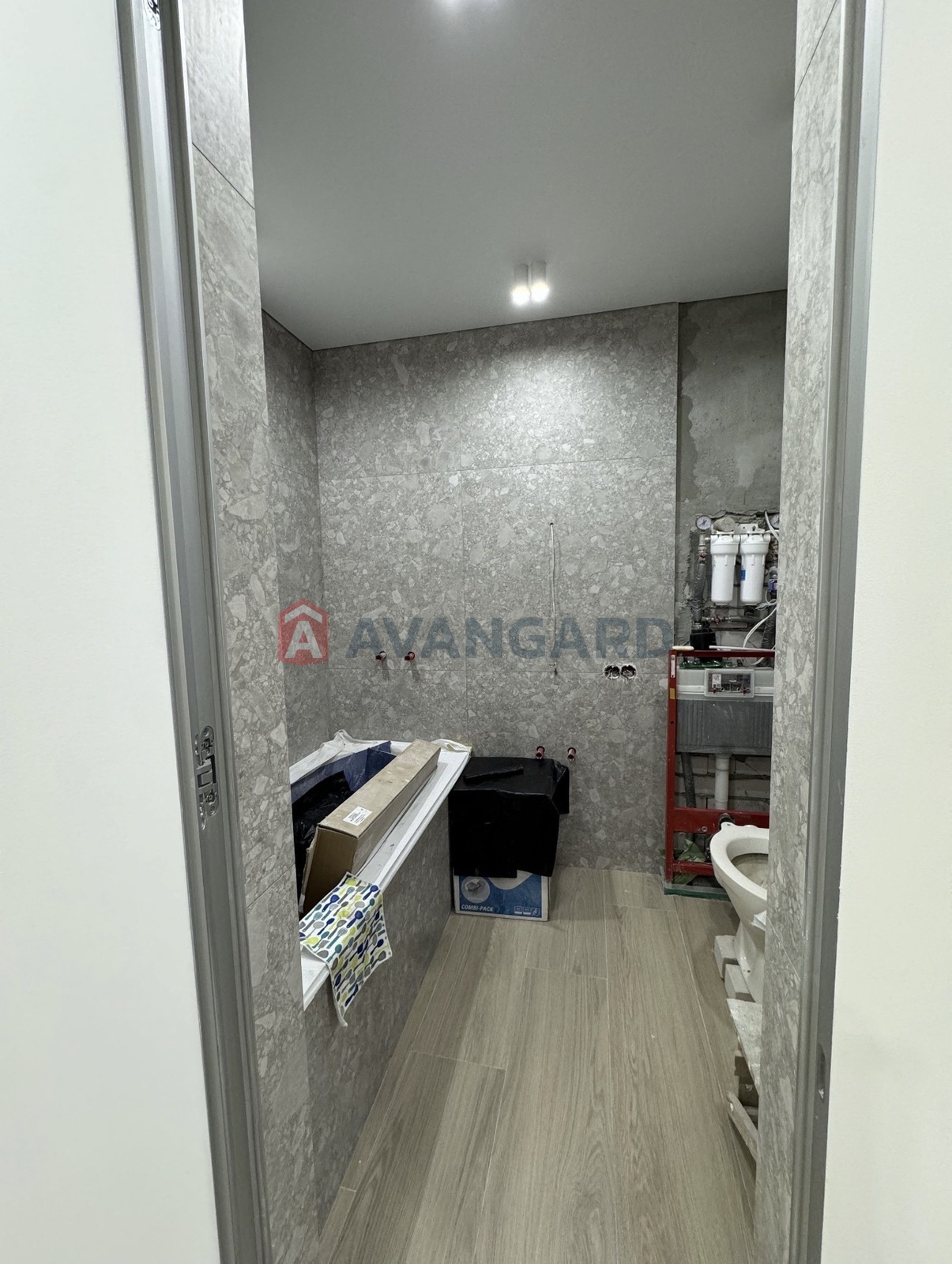 3 ��. ��������, 76/40/32 ��. �., 6/10 ������ ���� 12