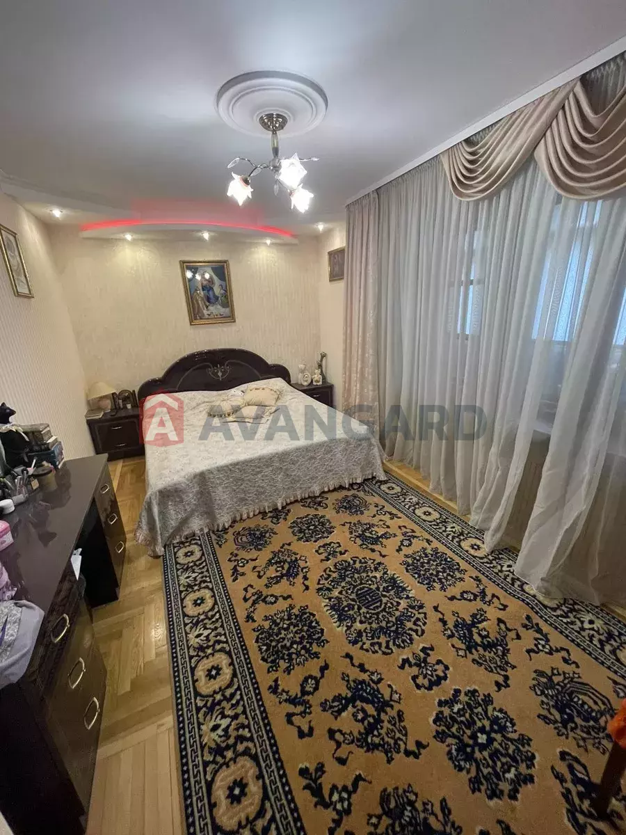 4 ��. ��������, 121/-/10 ��. �., 17/20 ������ ���� 8