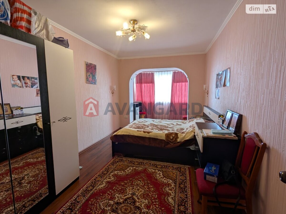 3 ��. ��������, 68/42/8 ��. �., 7/9 ������ ���� 16