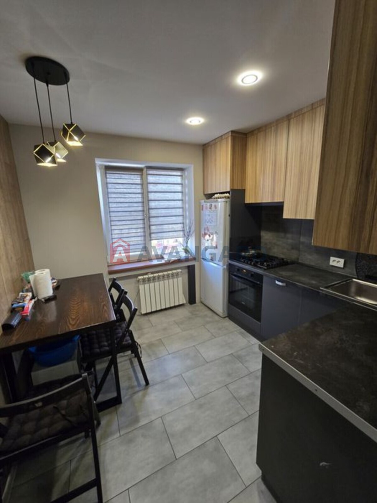 2 ��. ��������, 50/-/8 ��. �., 8/9 ������ ���� 10