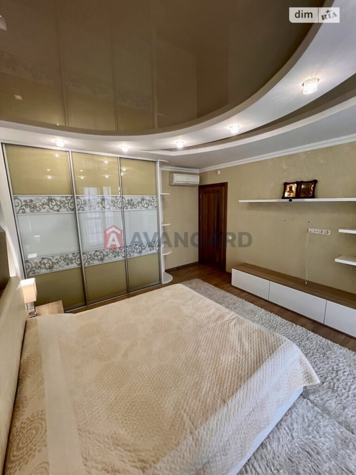 4 ��. ��������, 108/71/11 ��. �., 4/7 ������ ���� 13