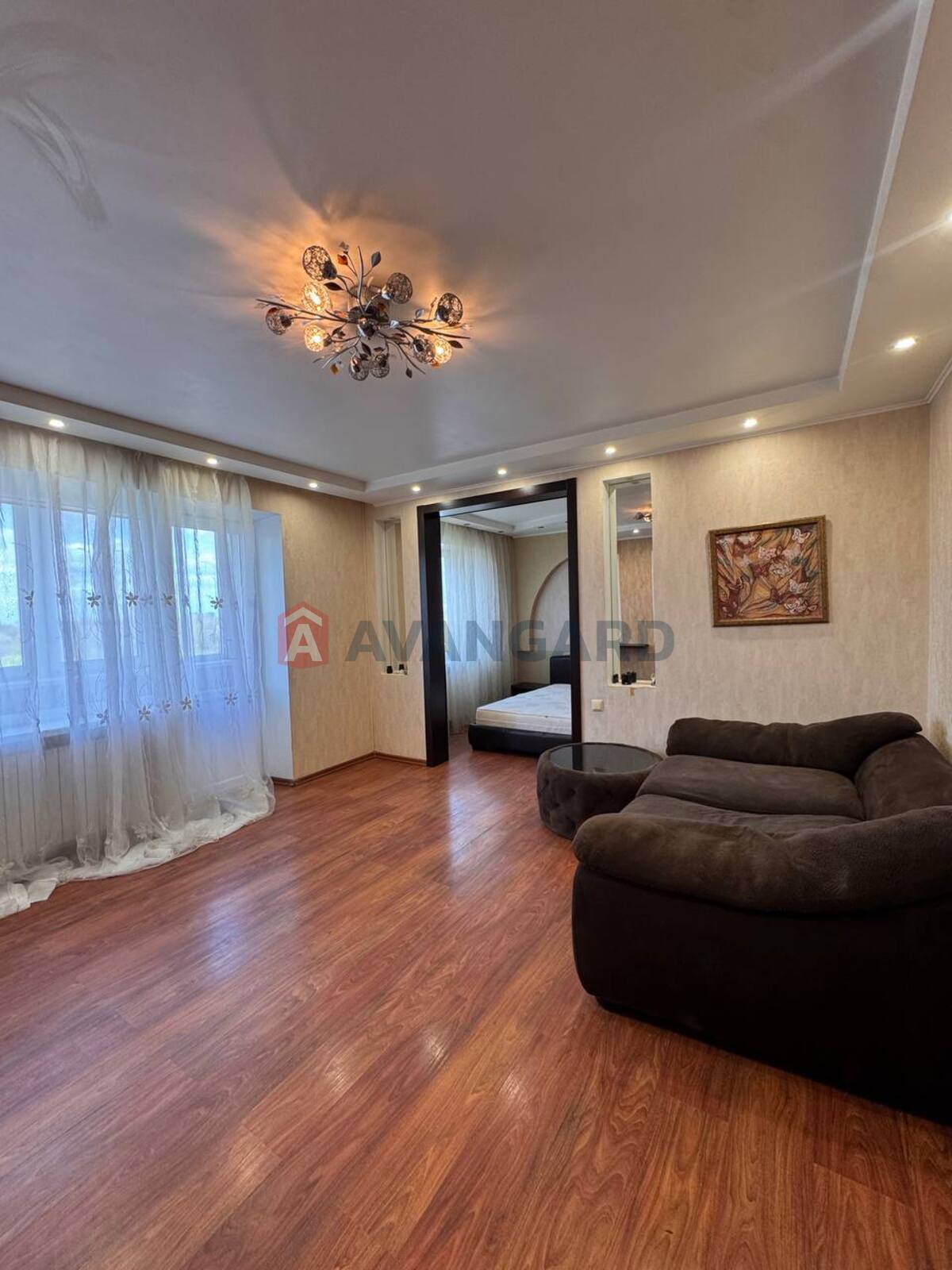 3 ��. ��������, 65/-/10 ��. �., 9/9 ������ ���� 9