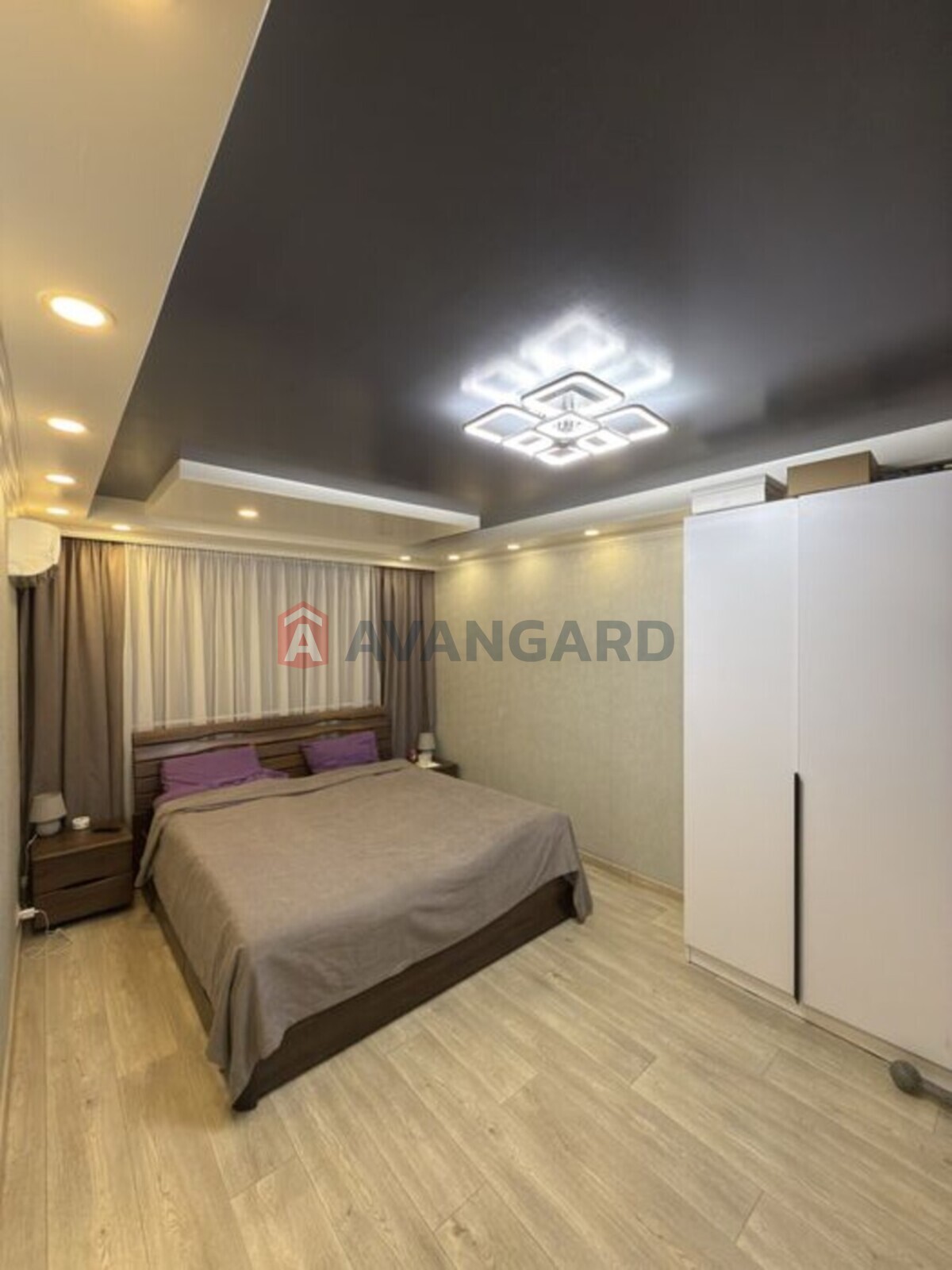 2 ��. ��������, 44/-/6 ��. �., 4/5 ������ ���� 5