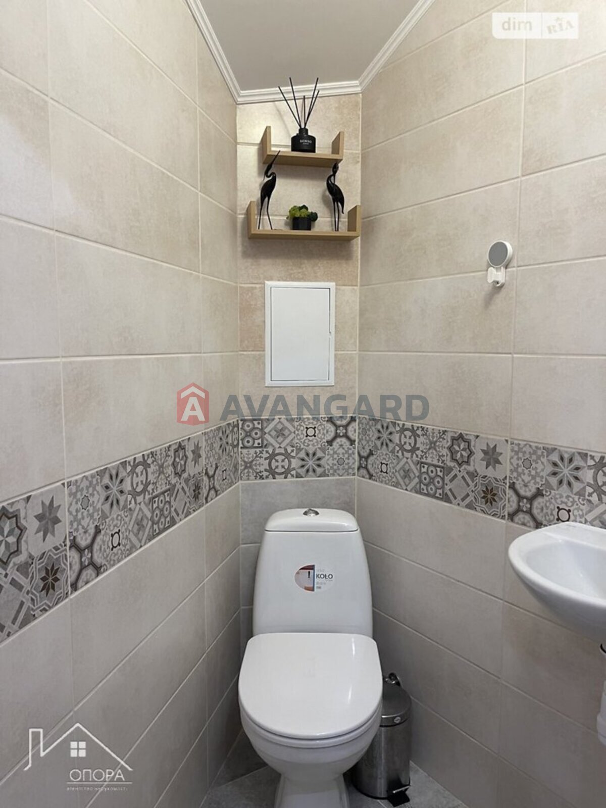 3 ��. ��������, 118/41/40 ��. �., 8/10 ������ ���� 24