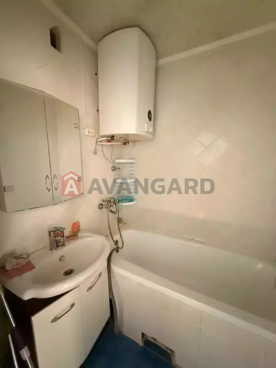 3 ��. ��������, 65/-/8 ��. �., 7/9 ������ ���� 8