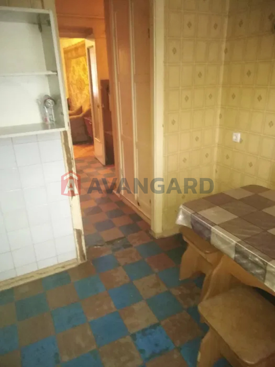 2 ��. ��������, 51/-/8 ��. �., 1/5 ������ ���� 8