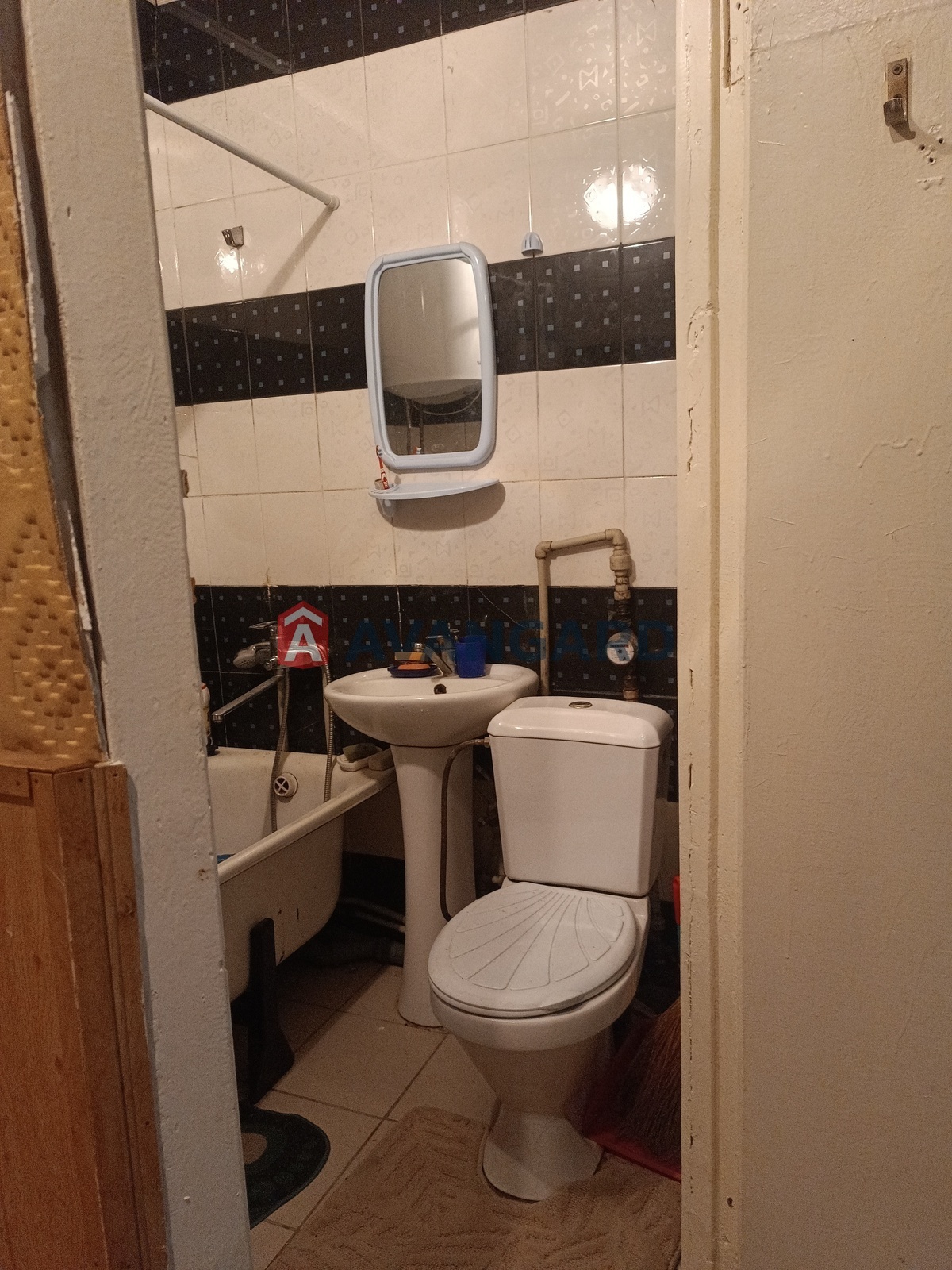 1 ��. ��������, 30,4/15,2/6,8 ��. �., 5/5 ������ ���� 7