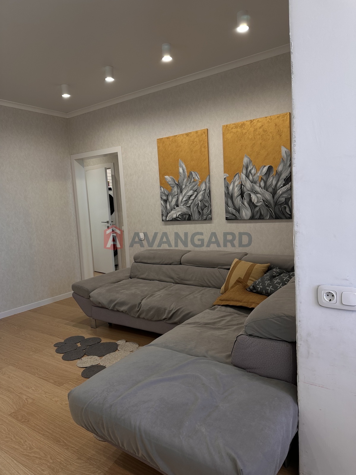 2 ��. ��������, 67/-/24 ��. �., 7/10 ������ ���� 5