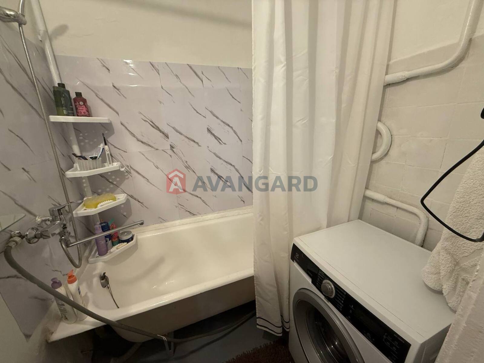 3 ��. ��������, 69/38/10 ��. �., 4/9 ������ ���� 4